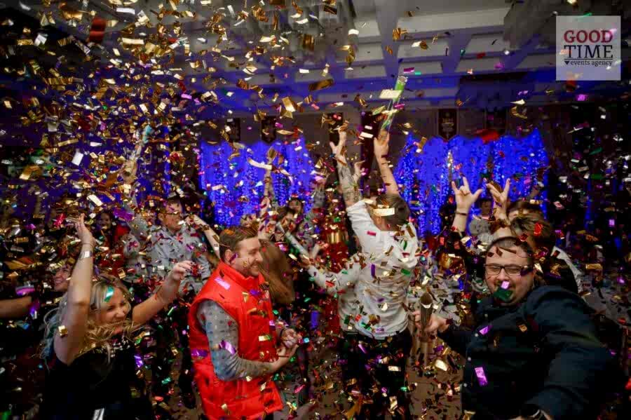конфетти на Busfor New Year Party