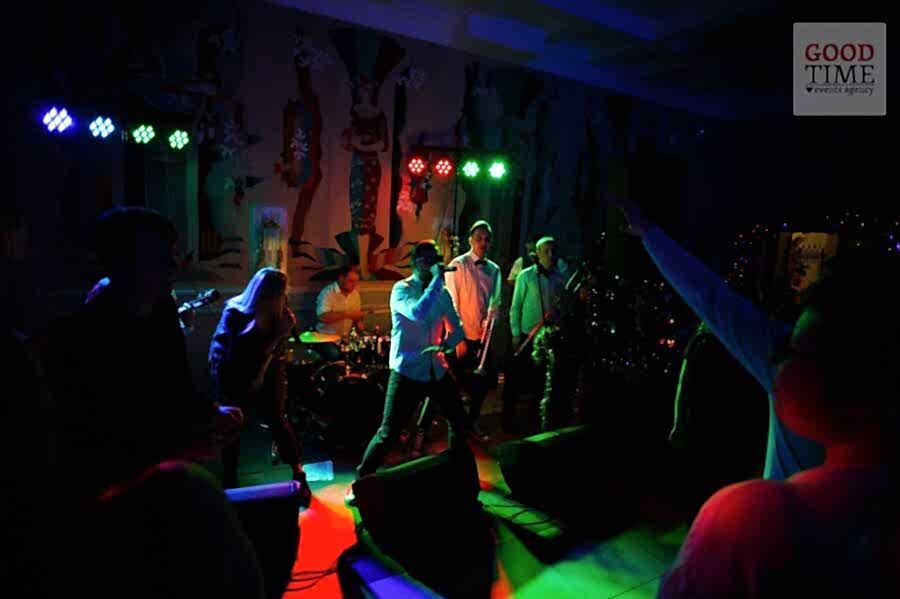 музыканты на Busfor New Year Party
