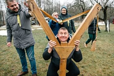 стрельба из гигантской рогатки