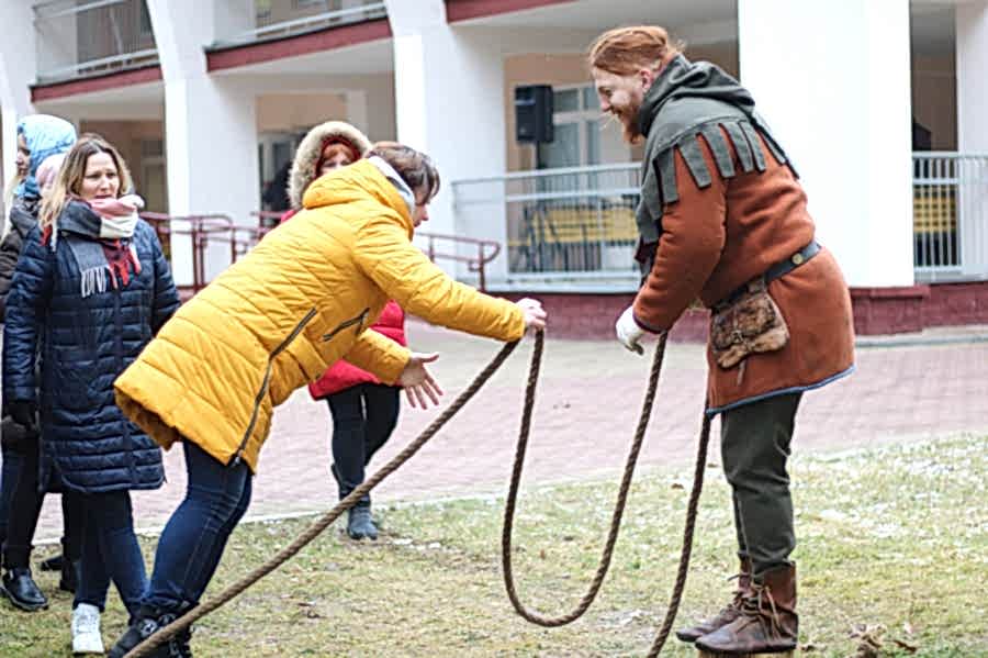 перетягивание каната фото