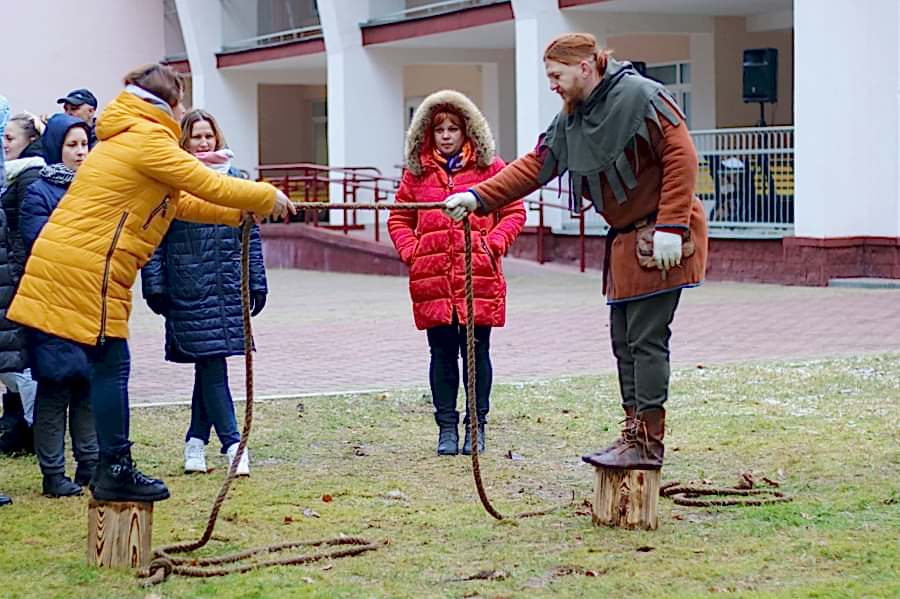 перетягивание каната фото