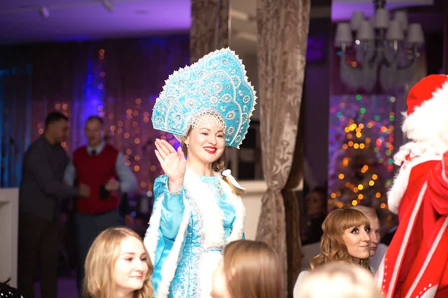 Снегурочка на корпоративе