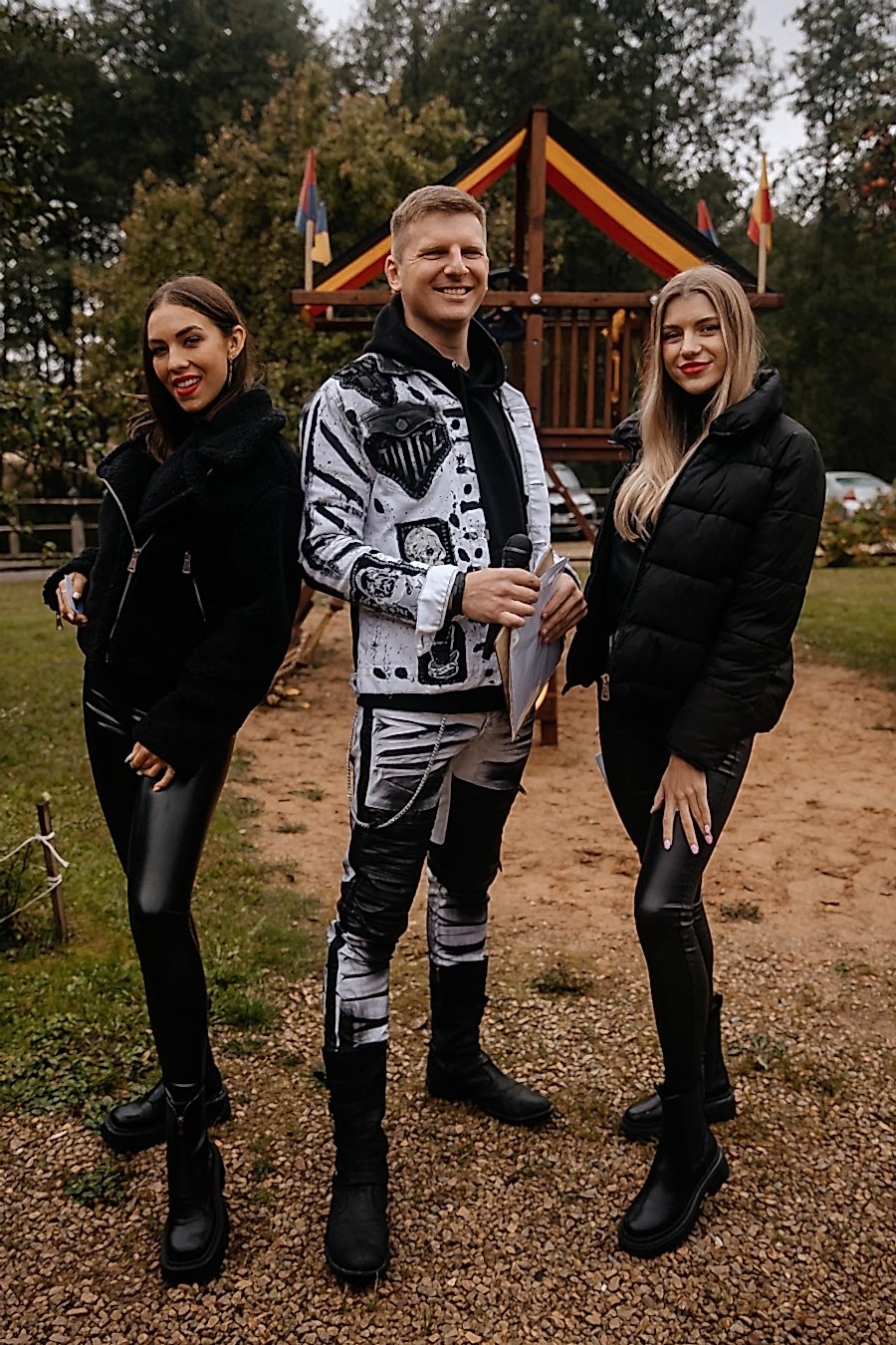 ведущий тимбилдинга и грид герлс